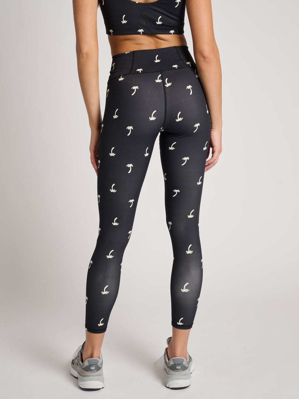 THROWING SHADE LOTUS LEGGING