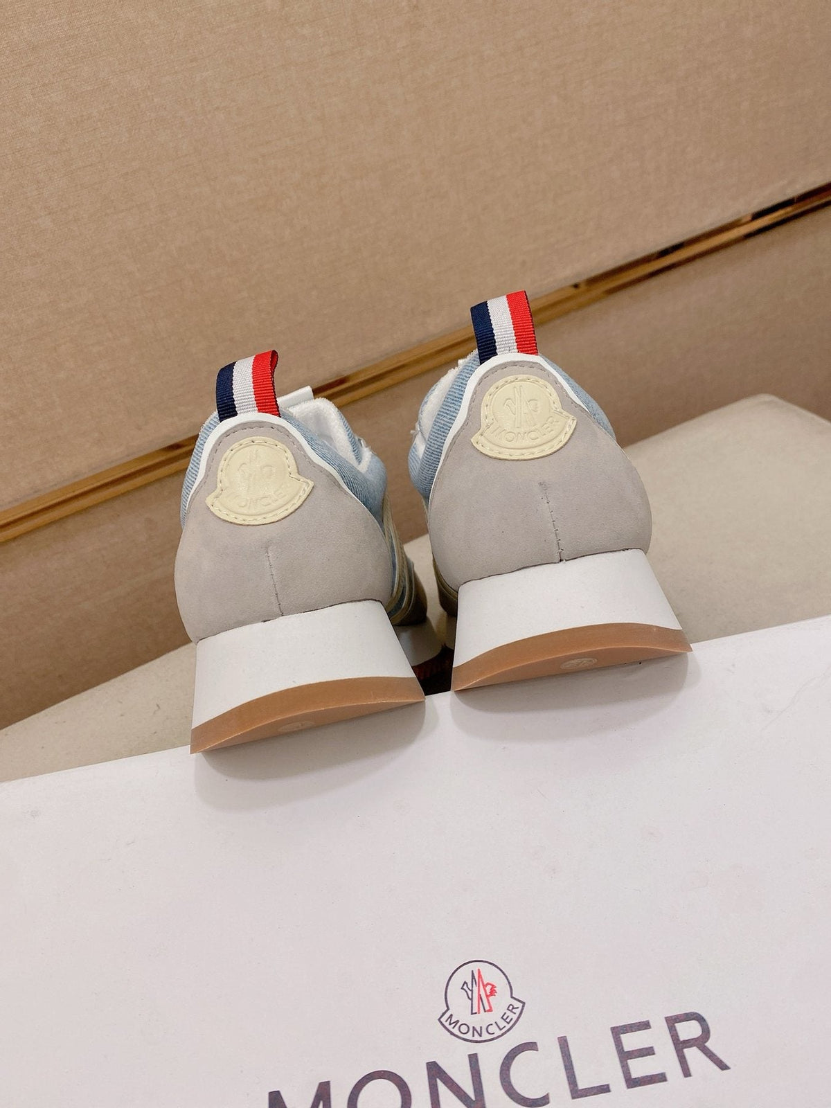Men's Light Blue and Gray Low-Top Sneakers