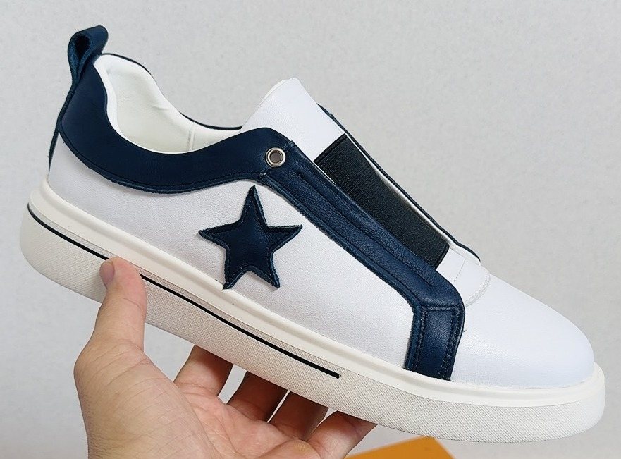 Louis Vuitton Star-Accent Low-Top Sneakers