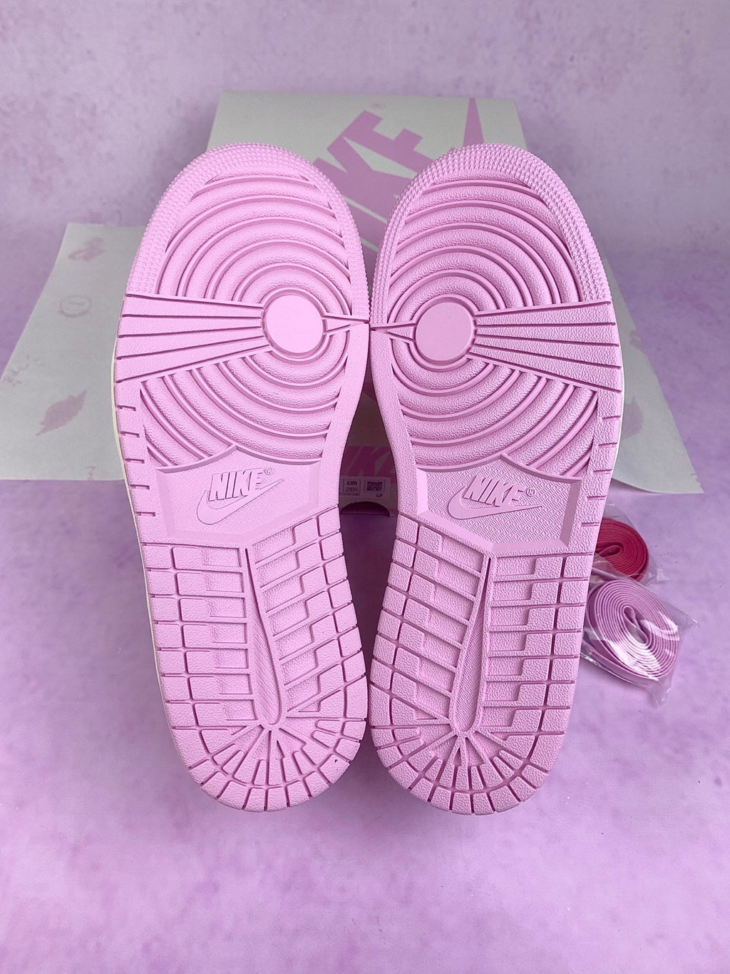 Air Jordan 1 Low Air Jordan 1 AND Valentines Day Unisex Sneakers IQ7604-101
